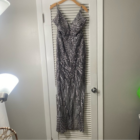 WOMENS L SILVER FORMAL OCCASION DRESS - Picture 1 of 6
